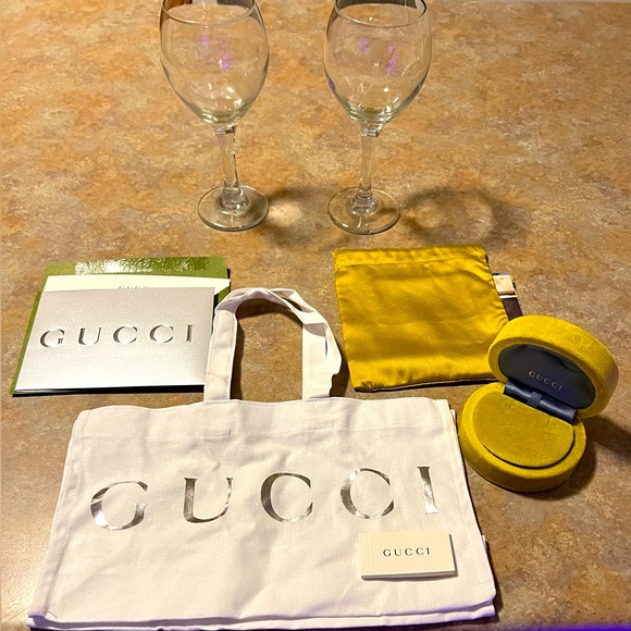 Gucci Handbags - Gucci Gift set